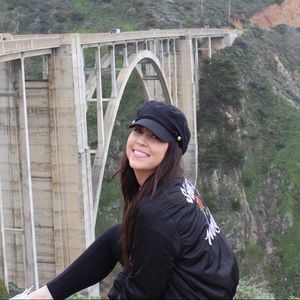 Meet your Posher, Monica